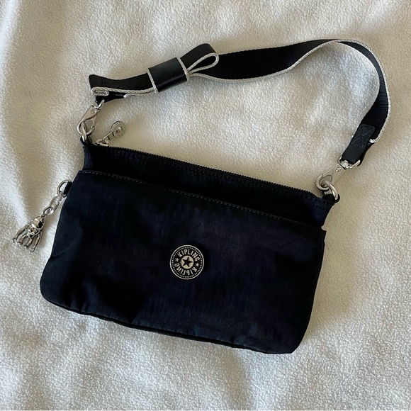 Kipling bag with a removable straps in black - Picture 10 of 11